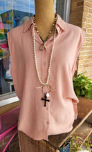 Load image into Gallery viewer, Sleeveless Linen Button Down
