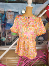 Load image into Gallery viewer, Floral Polyester Top
