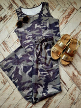 Load image into Gallery viewer, Sleeveless Camo Set
