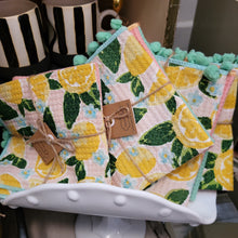 Load image into Gallery viewer, Mud Pie Floral Towel Set
