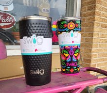 Load image into Gallery viewer, Swig 22oz Tumblers
