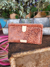Load image into Gallery viewer, Consuela Slim Wallet, Sally
